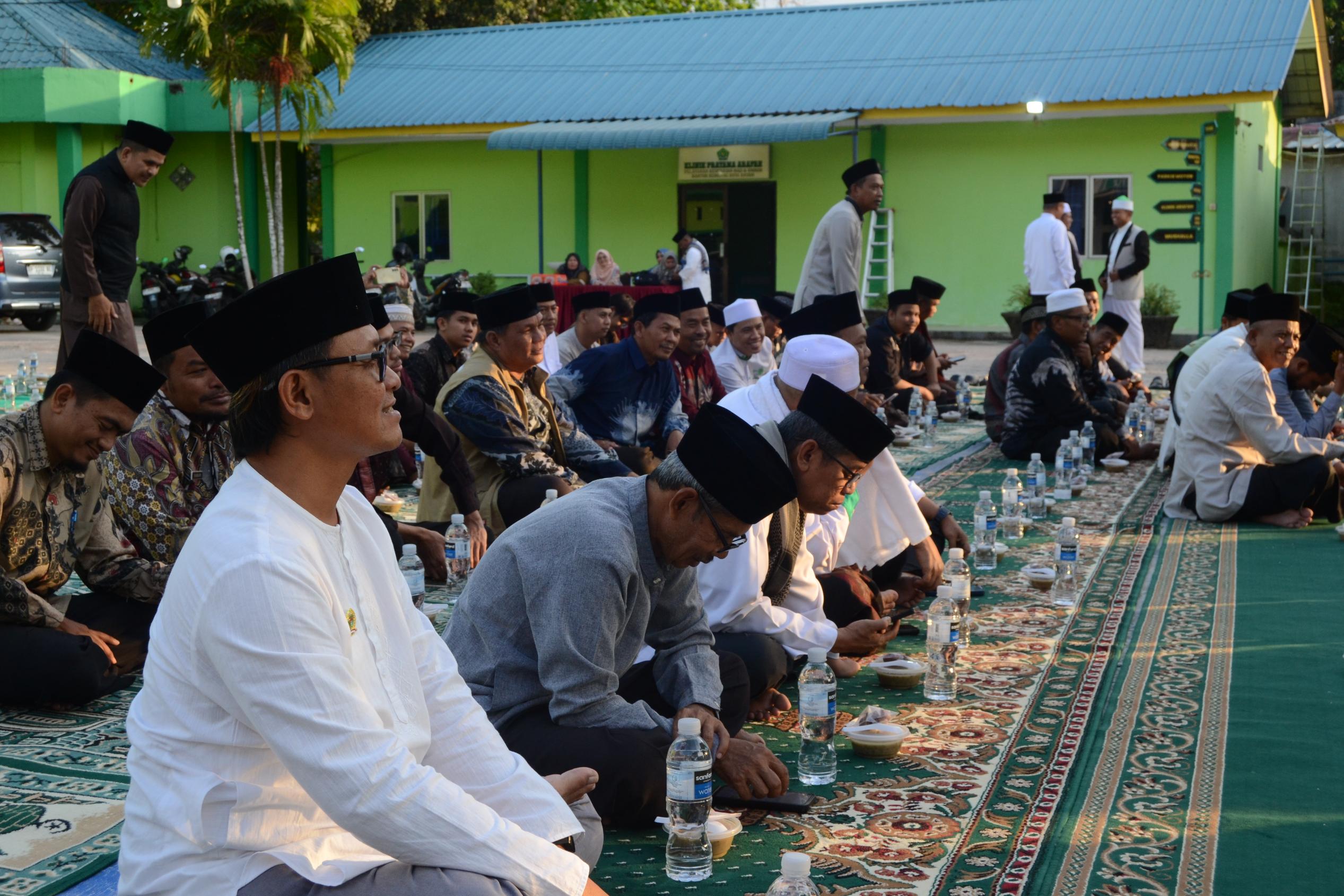 PC Sekupang Hadiri Bukber dan Penyerahan Santunan Anak Yatim dan Dhuafa di Kemenag